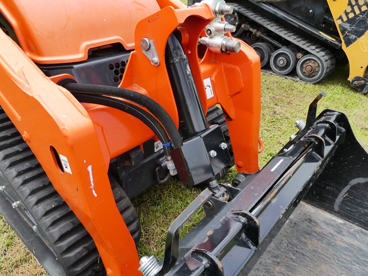 2023-kubota-scl1000-image-4
