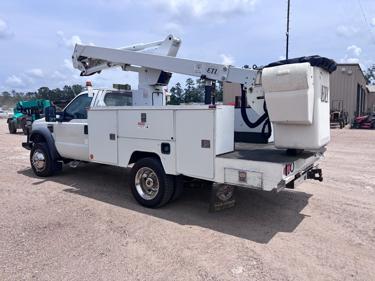 2009-ford-f550-image-3