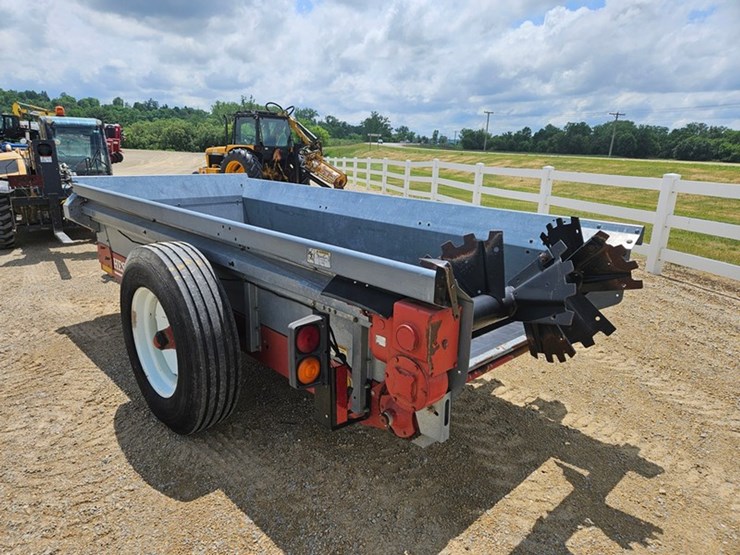 hesston-s180-image-3