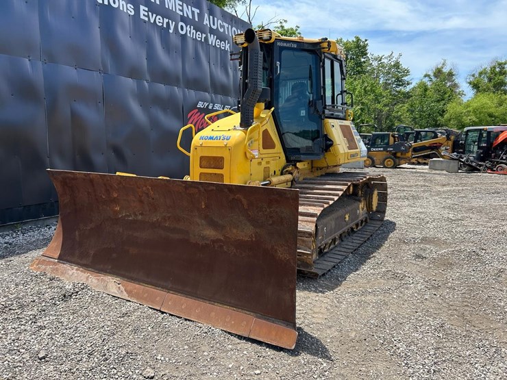 2017-komatsu-d51pxi-24-image-8