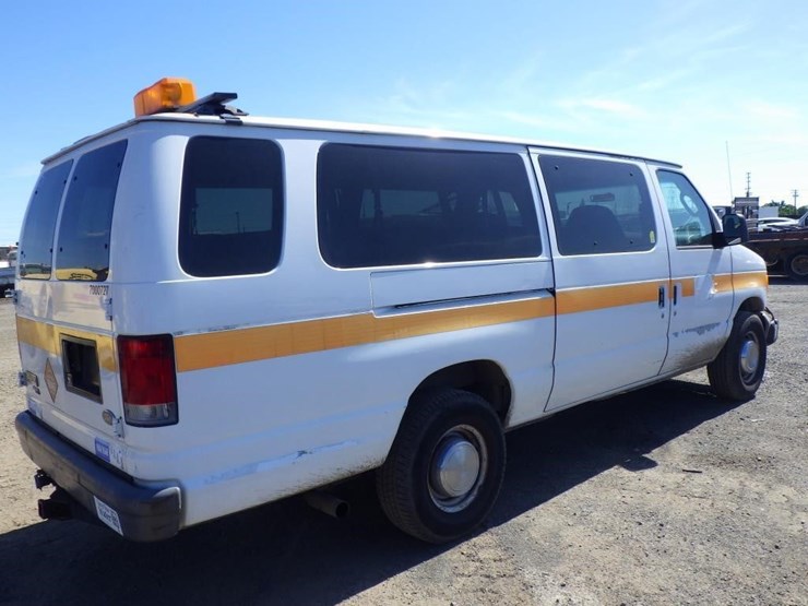 2006-ford-econoline-350-image-4