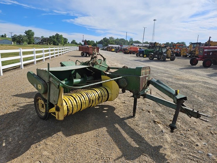 john-deere-24t-image-7