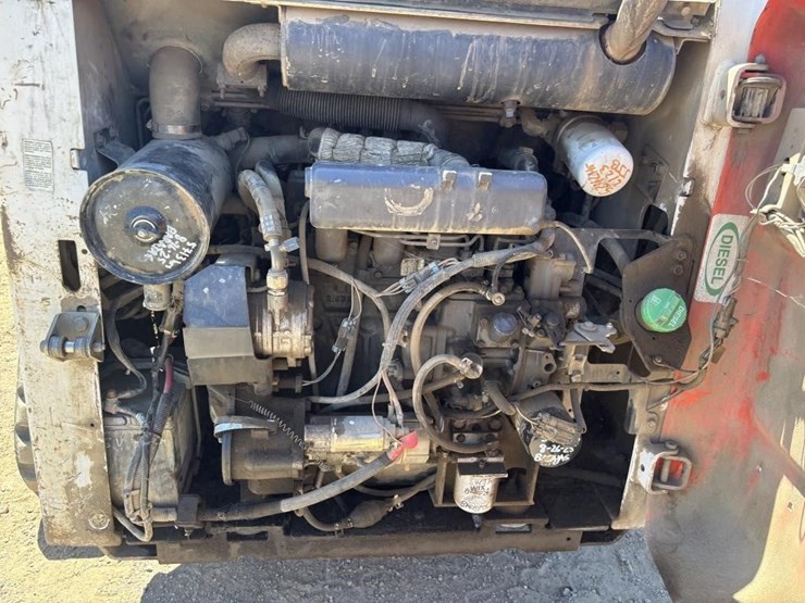 2005-bobcat-t180-image-31