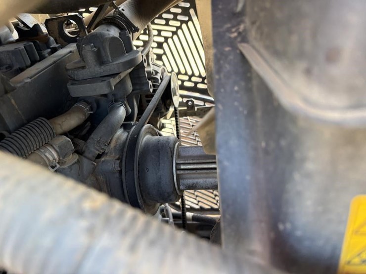 2018-kubota-m5-111d-image-38