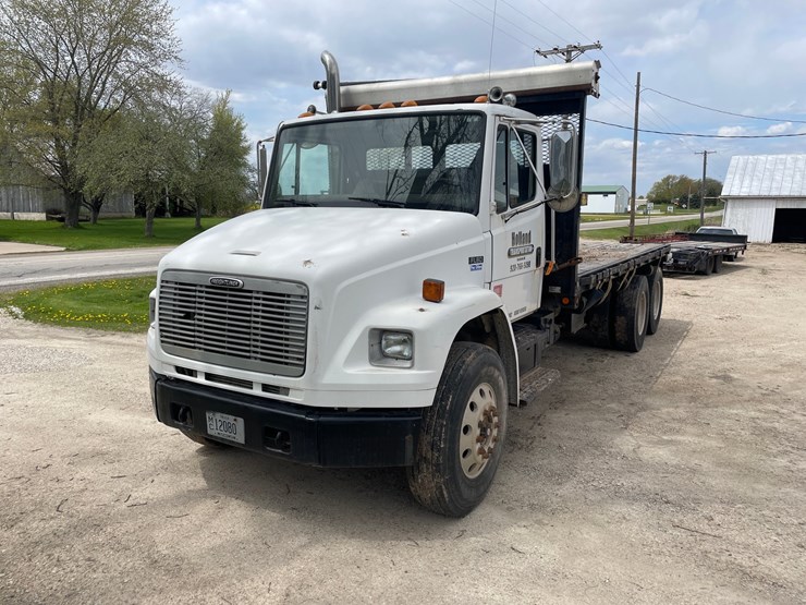 2002-freightliner-fl80-image-1