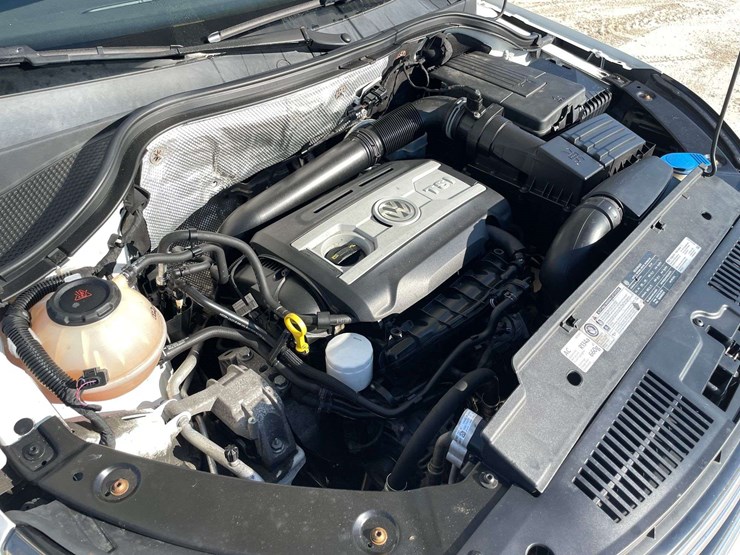 2017-volkswagen-tiguan-image-8