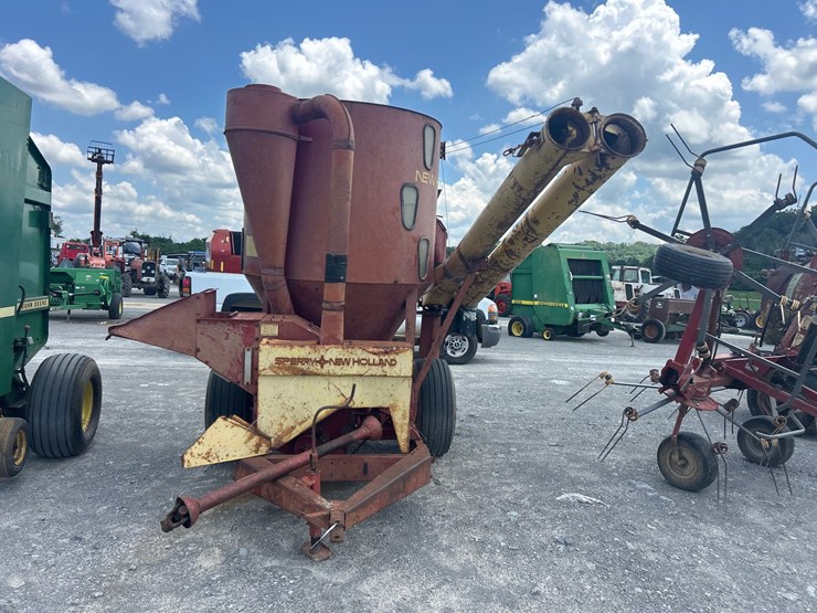 new-holland-353-image-2