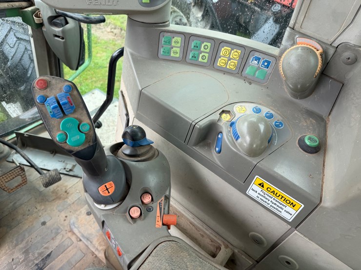2005-fendt-818-image-33