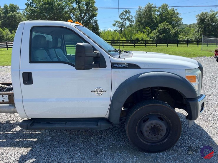 2016-ford-f550-image-33