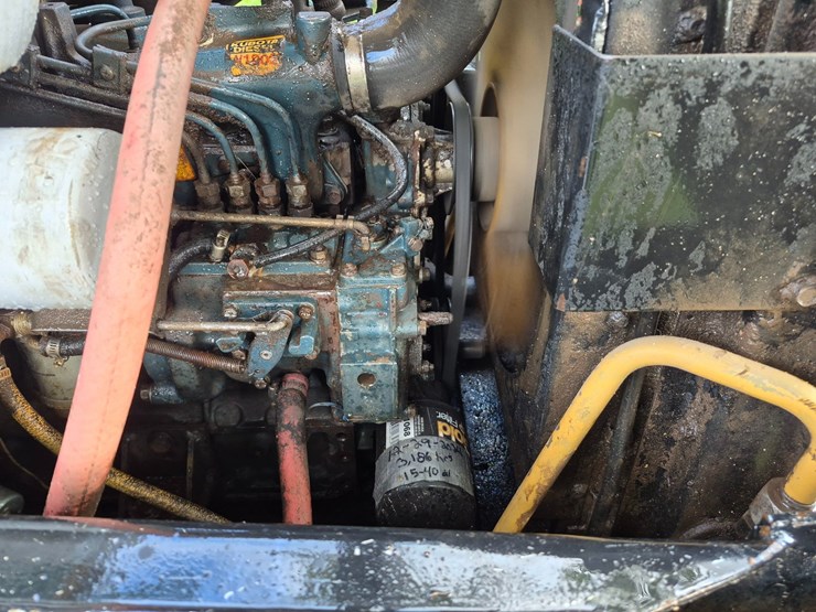 new-holland-l553-image-9