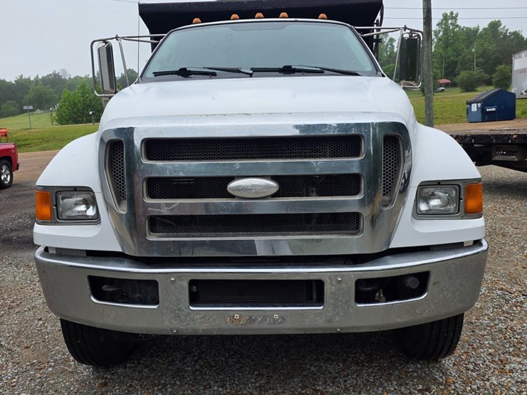 2008-ford-f750-image-2