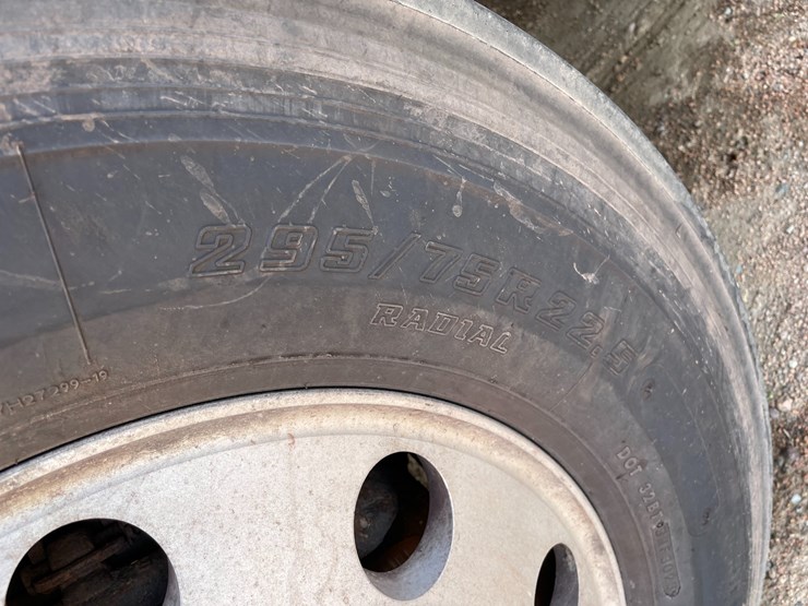 2014-peterbilt-579-image-10