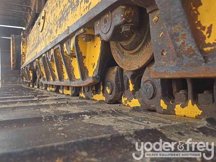 2022-komatsu-d61px-24-image-16