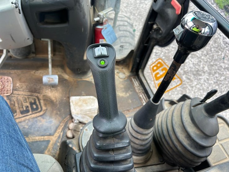 jcb-3cx14-image-26