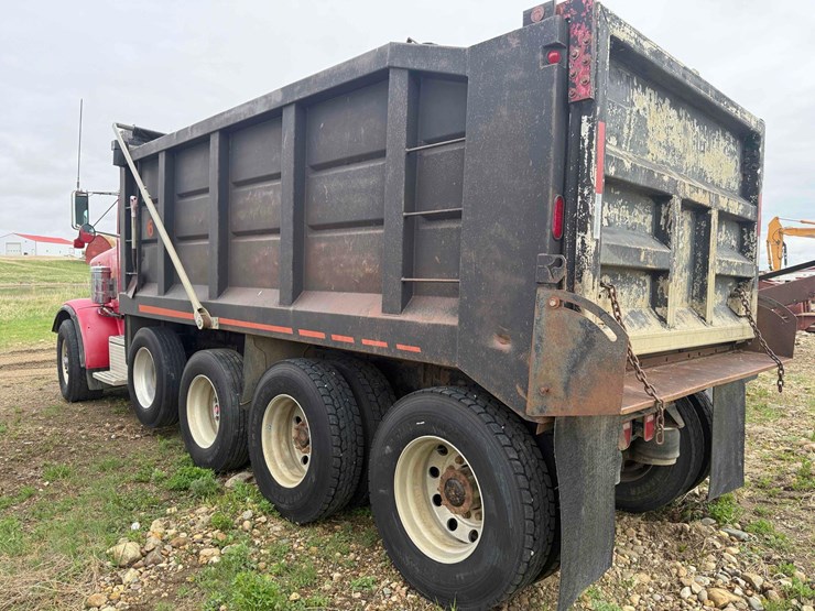 1995-peterbilt-dump-truck-image-8
