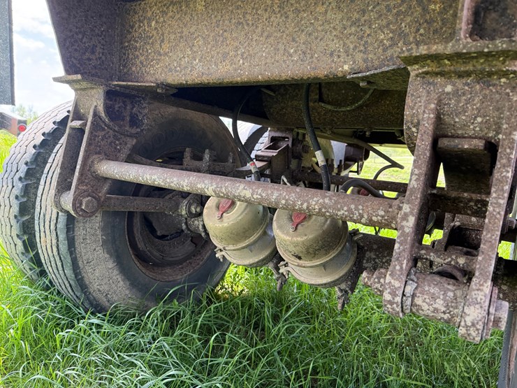 #468-•-1979-easton-pusher-28'-semi-pusher-trailer-(has-wi-title)-(stanley,-wi)-image-20