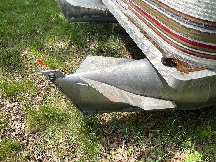 #502-•-northwood-pontoon-with-motor-(no-title)-(spring-brook,-wi)-image-10