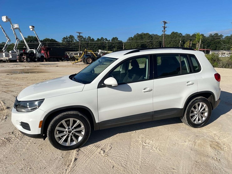 2017-volkswagen-tiguan-image-1
