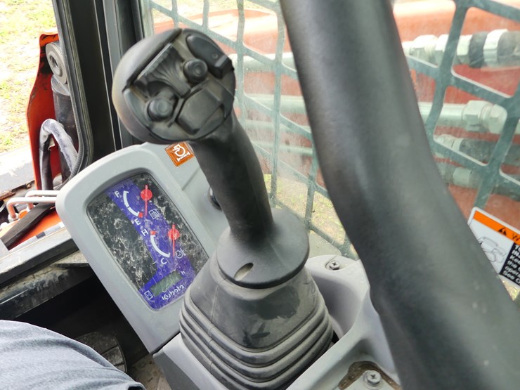 2021-kubota-svl65-2-image-14