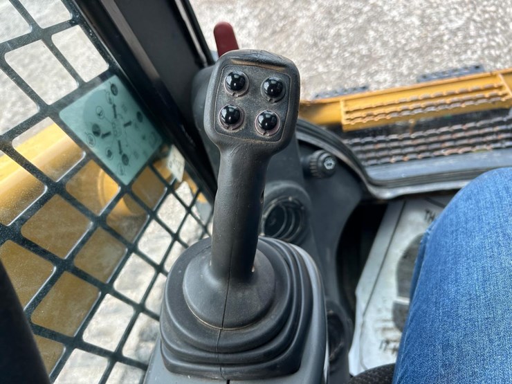 2018-caterpillar-299d2-image-27
