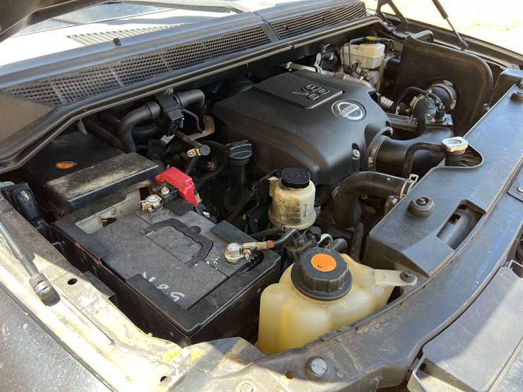2012-nissan-titan-image-17