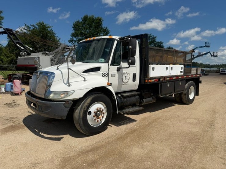 2002-international-4000-image-1