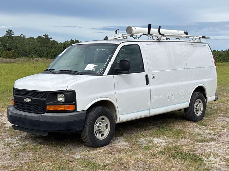 2013-chevrolet-express-2500-image-1
