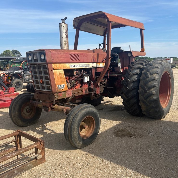INTERNATIONAL 966
