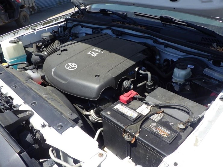 2013-toyota-tacoma-image-10