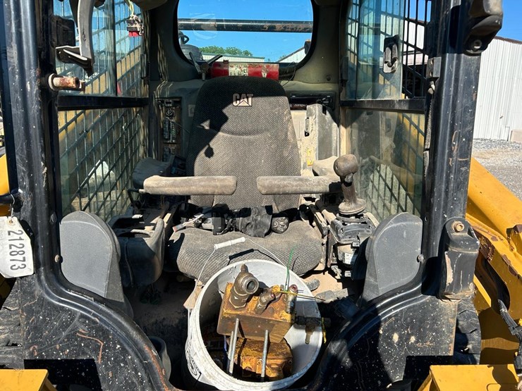 2014-caterpillar-289d-image-11