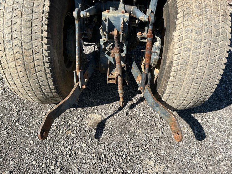 massey-ferguson-1235-image-13