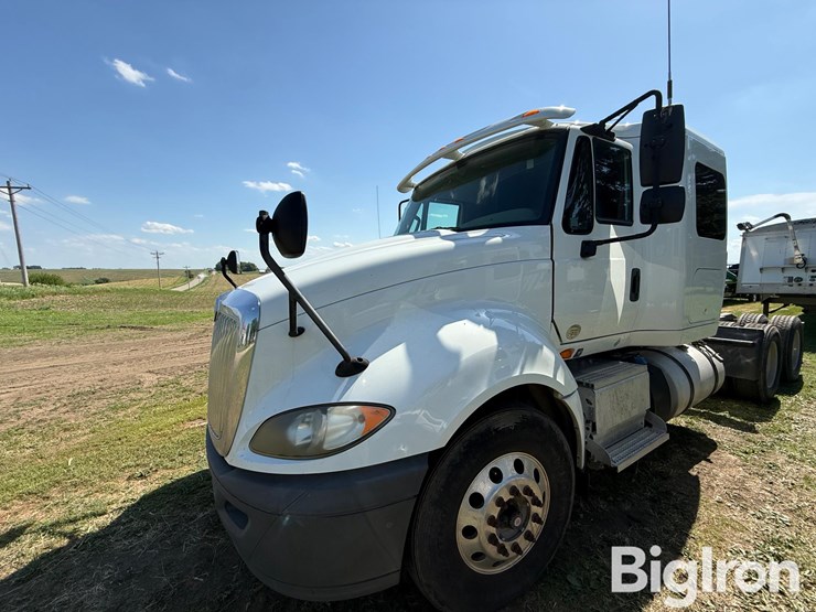 2015-international-prostar-image-1
