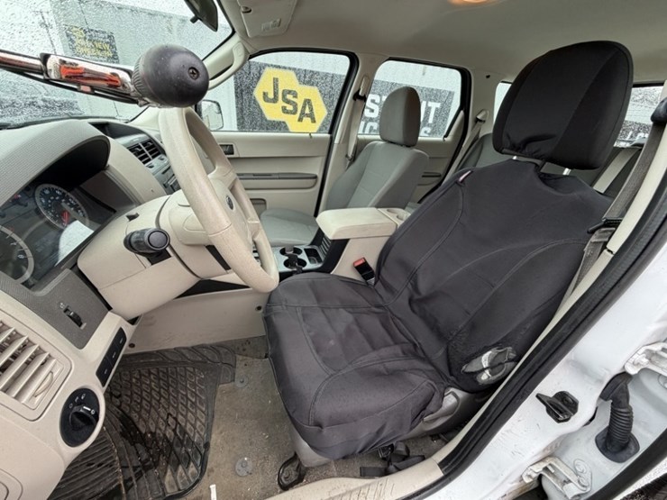 2012-ford-escape-xls-image-23