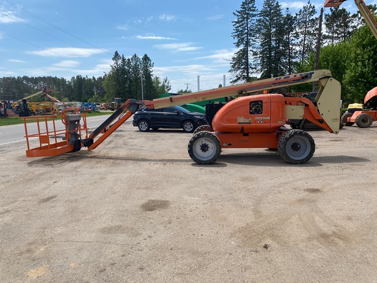 2012-jlg-600aj-image-10