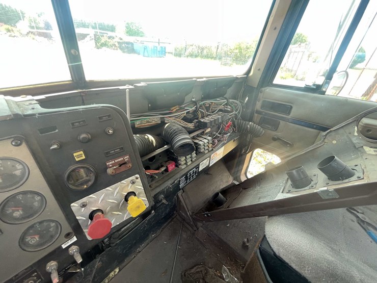 1990-caterpillar-3126-image-37