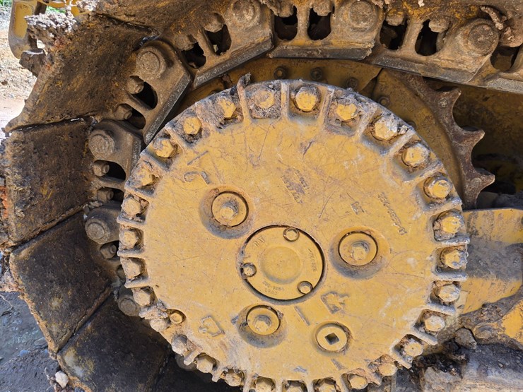 caterpillar-d4-image-53