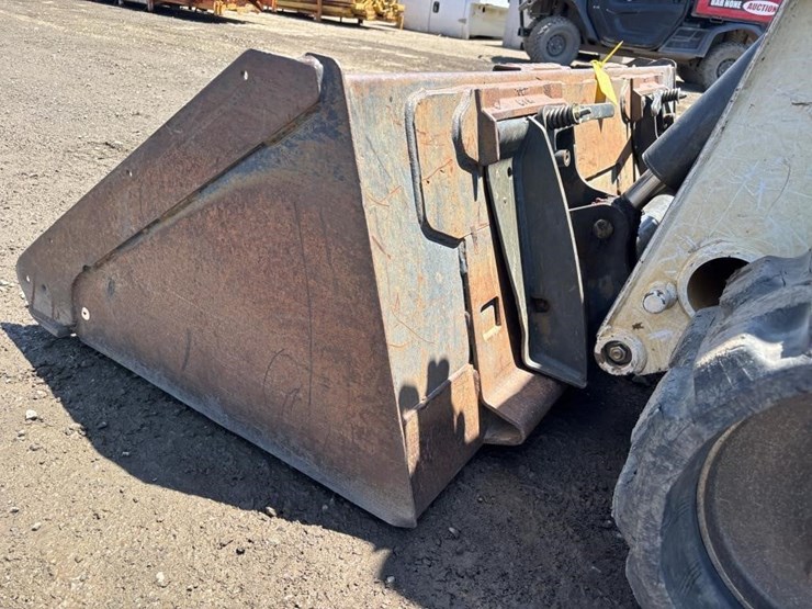2016-bobcat-t590-image-9