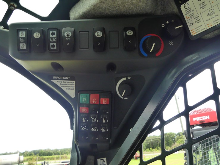 2023-deere-331g-image-16