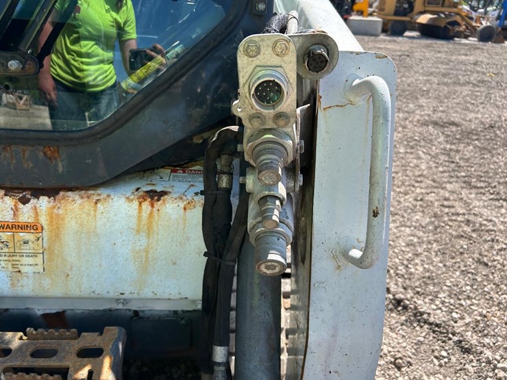 2019-bobcat-t450-image-11