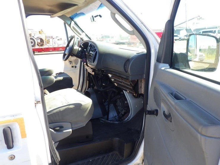 2006-ford-econoline-350-image-7
