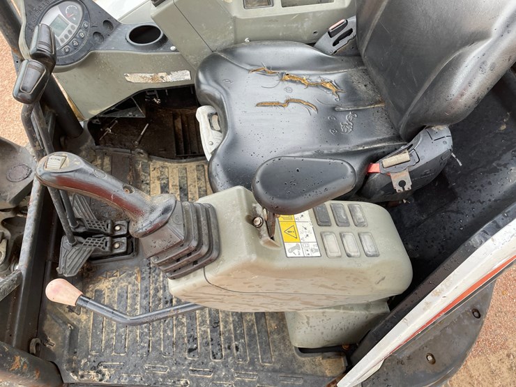 2020-bobcat-e32i-image-37