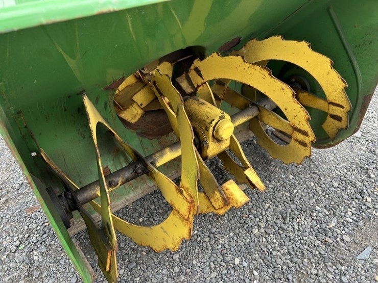 1995-john-deere-trs32-walk-behind-snow-blower-image-11