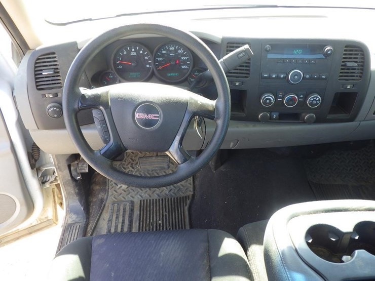 2013-gmc-1500-image-8