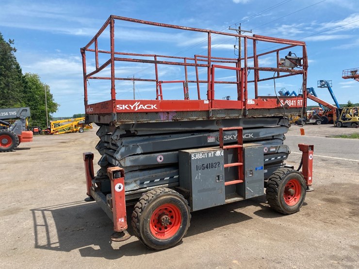 2016-skyjack-sj8841rt-image-6