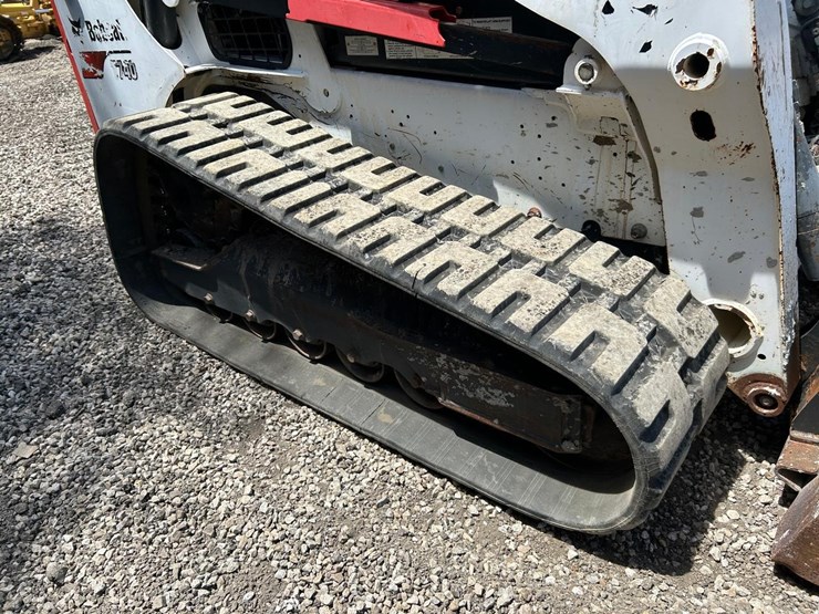 2019-bobcat-t740-image-12