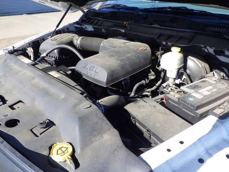 2016-dodge-1500-image-10
