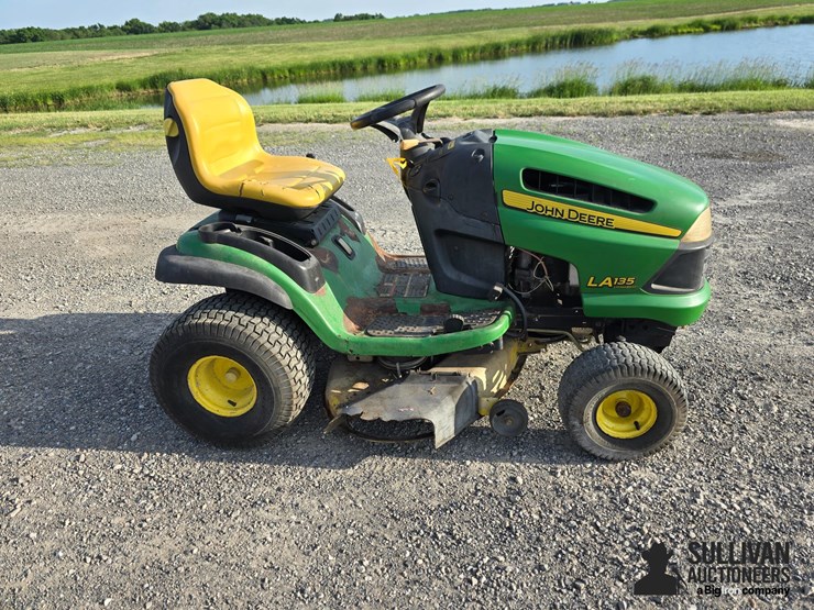 john-deere-la135-image-4