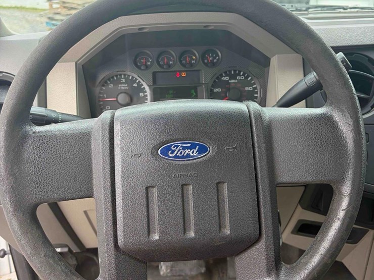 2010-ford-f350-xl-image-14