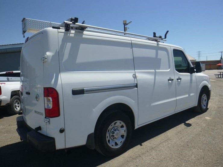 2018-nissan-nv2500-image-3