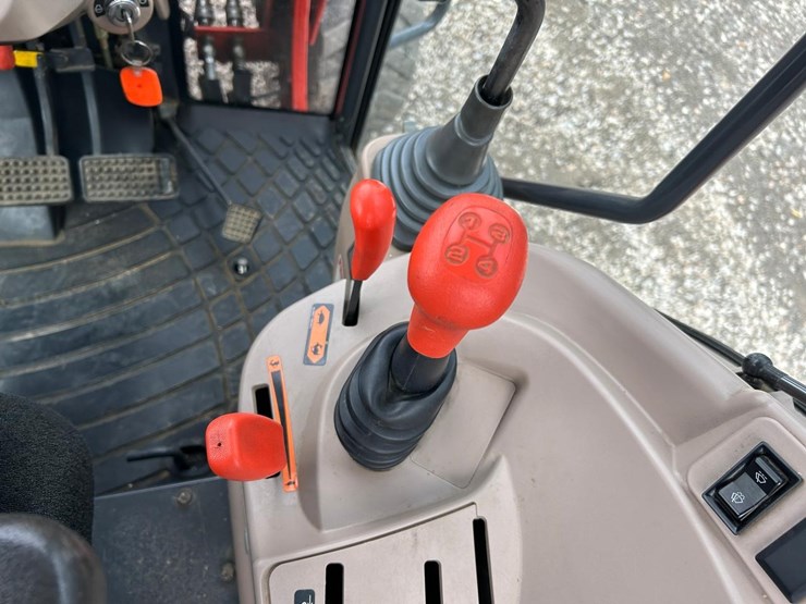 kubota-m7040d-image-26